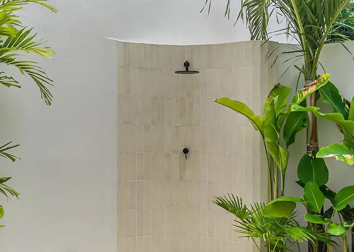 Larente - Elegant 2br Pool Retreat In Heart Of Bingin
