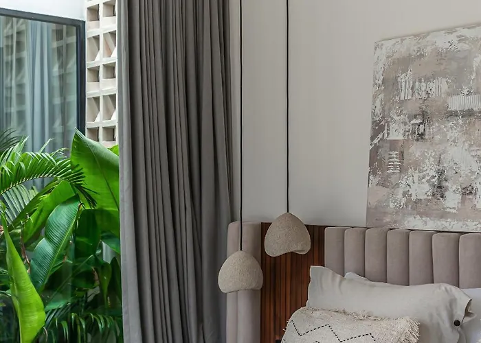 Larente - Elegant 2br Pool Retreat In Heart Of Bingin