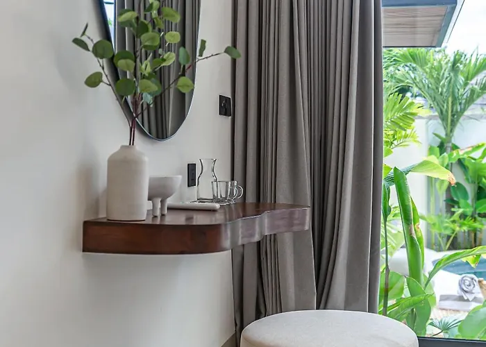 Larente - Elegant 2br Pool Retreat In Heart Of Bingin Улувату