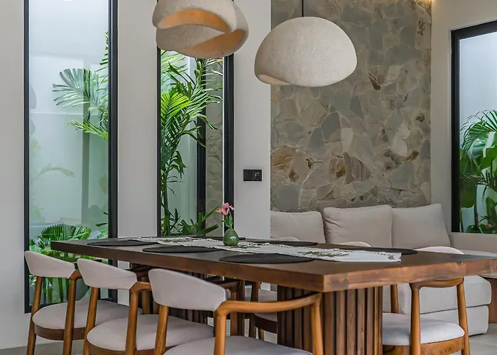 Villa Larente - Elegant 2br Pool Retreat In Heart Of Bingin Uluwatu