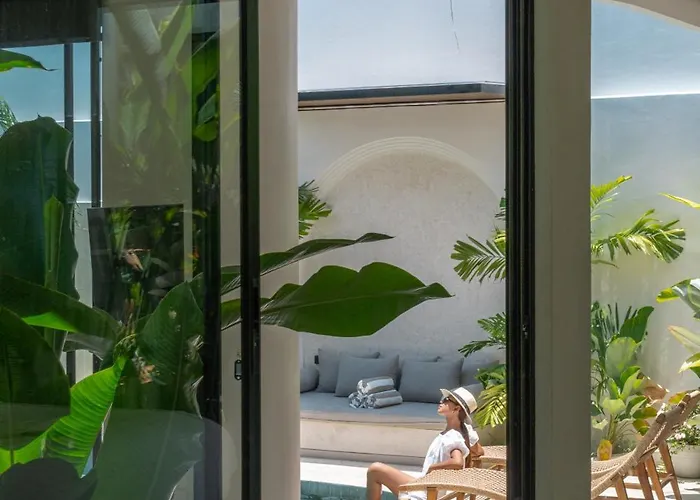 Larente - Elegant 2br Pool Retreat In Heart Of Bingin Улувату